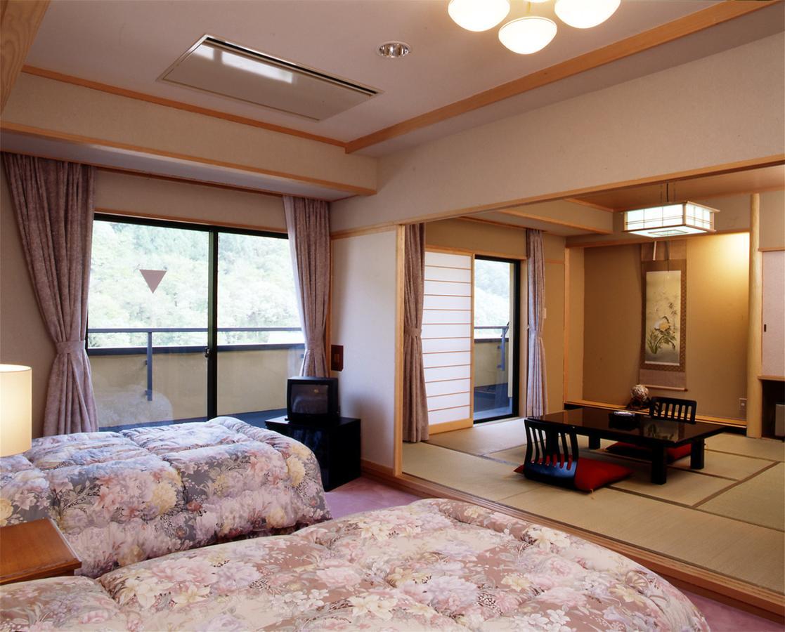 Bouzantei Kotobuki Hotel Ueda Buitenkant foto